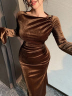 Bianca | Captivating Velvet Bodycon Midi Dress - HoneyvineDress