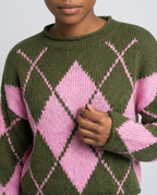 Feminine Argyle Pattern Sweater for Fall - Green closeup